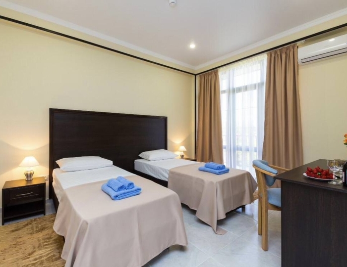 2-местный номер стандарт с 2 односпальными кроватями - Отель «BMG Hotel» Сухум