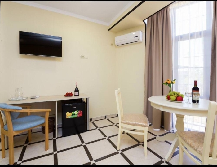 Номер семейный с балконом - Отель «BMG Hotel» Сухум